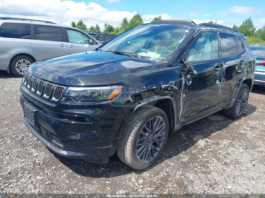 Jeep Latitude Lux 4dr 4x4 Automatic — миниатюра 2