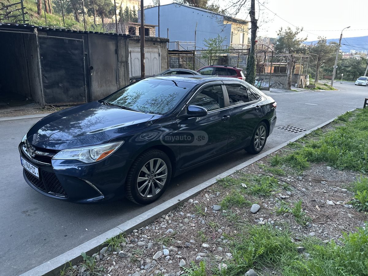 Toyota Camry - фото 4