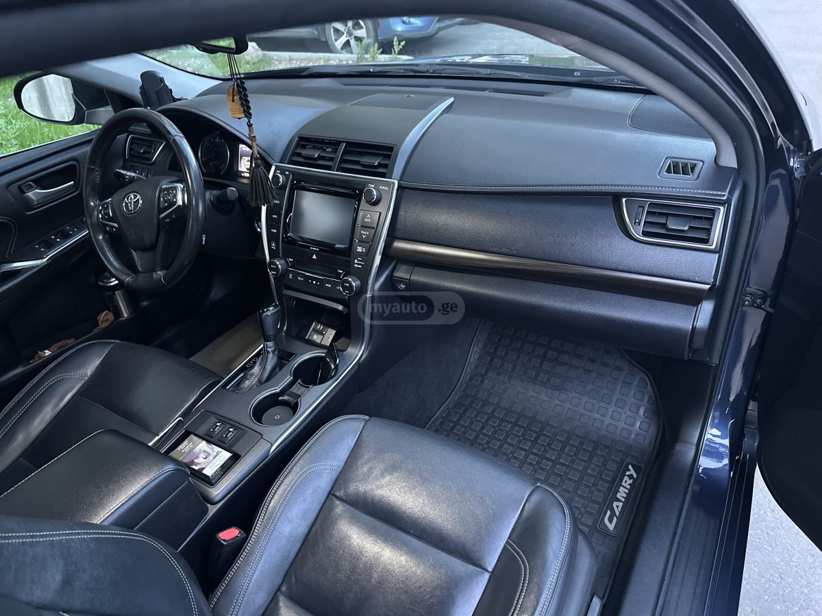 Toyota Camry - фото 6