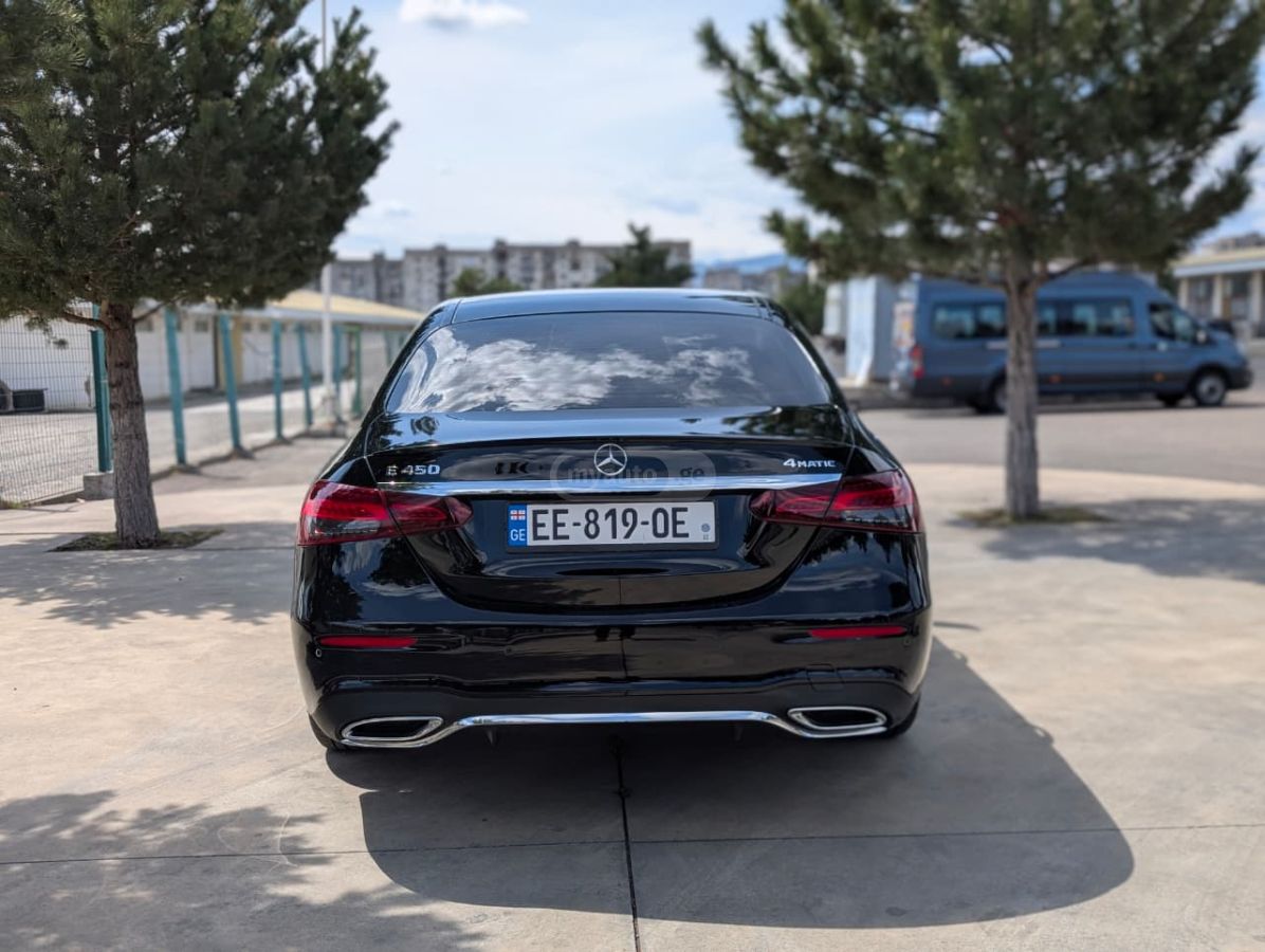 Mercedes-Benz E 450 2022 — миниатюра 14