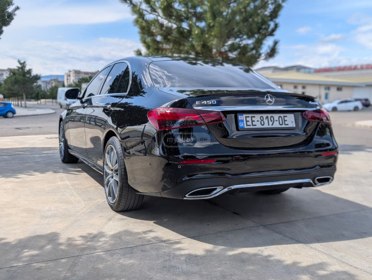 Mercedes-Benz E 450 2022 — миниатюра 9