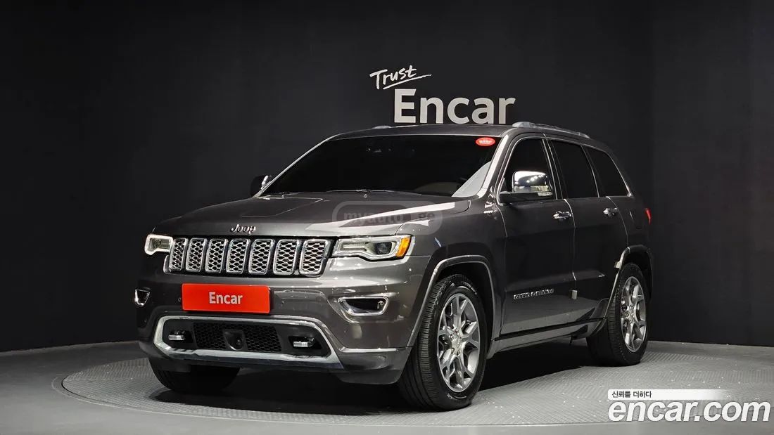 Jeep Grand Cherokee - фото 1