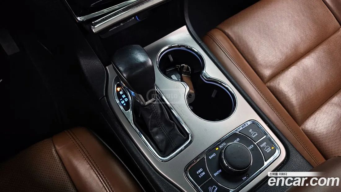 Jeep Grand Cherokee - фото 9