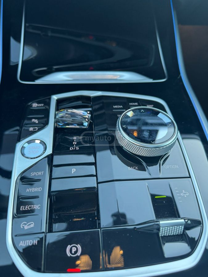 BMW xDrive50e 4dr All Wheel Drive — миниатюра 7