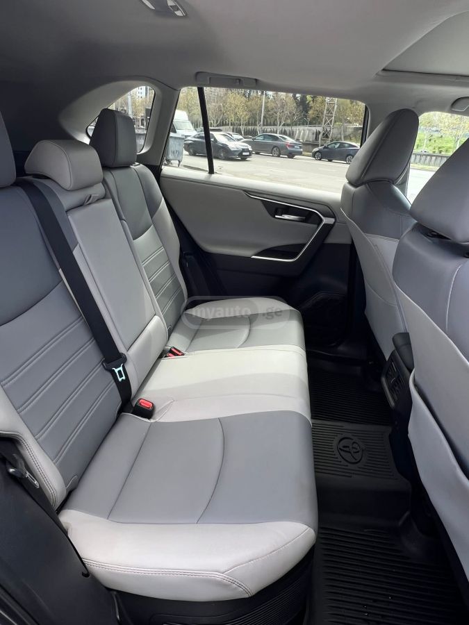 Toyota Rav 4 - фото 13