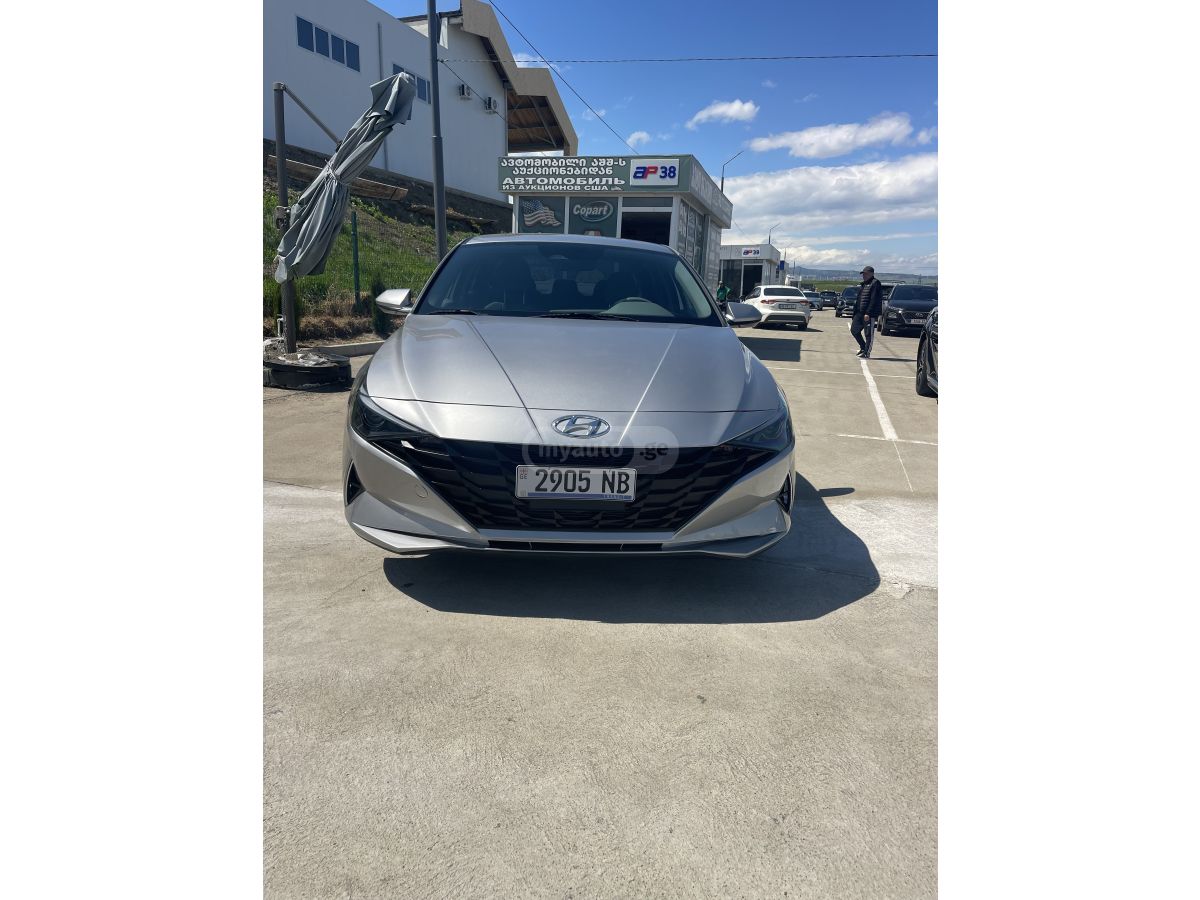Hyundai Elantra - фото 12