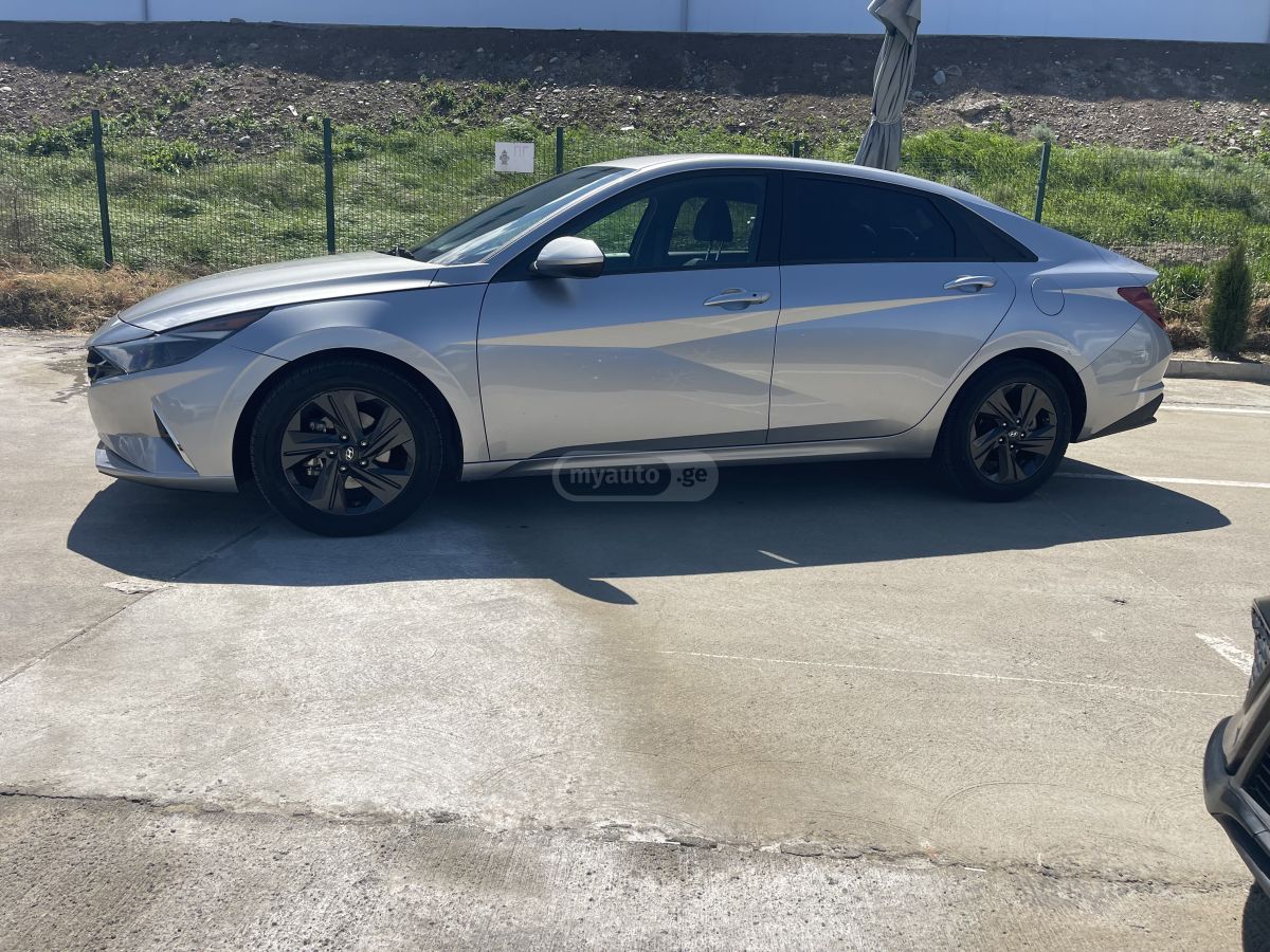 Hyundai Elantra - фото 2