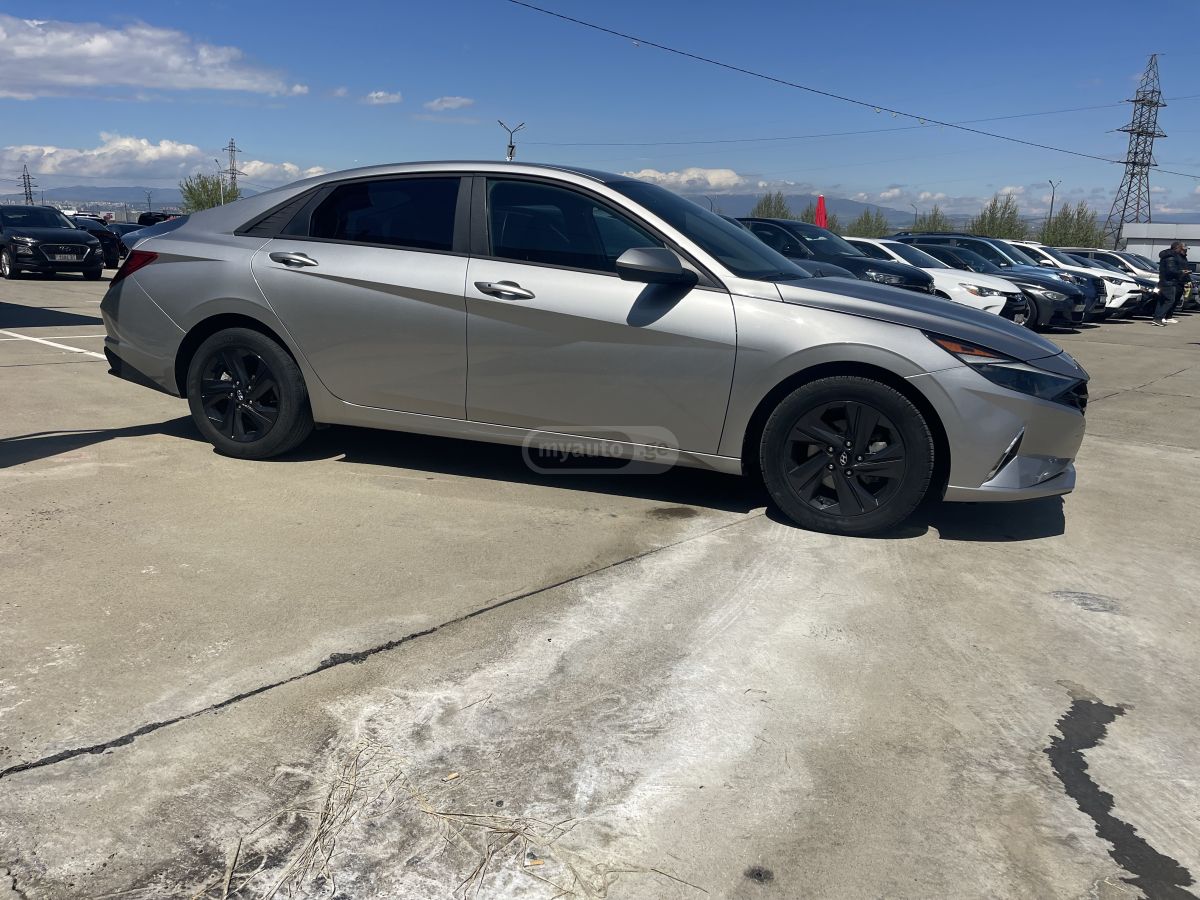 Hyundai Elantra - фото 4