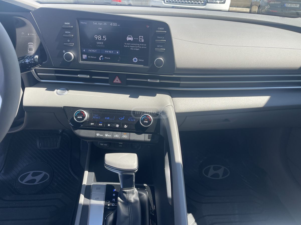 Hyundai Elantra - фото 7
