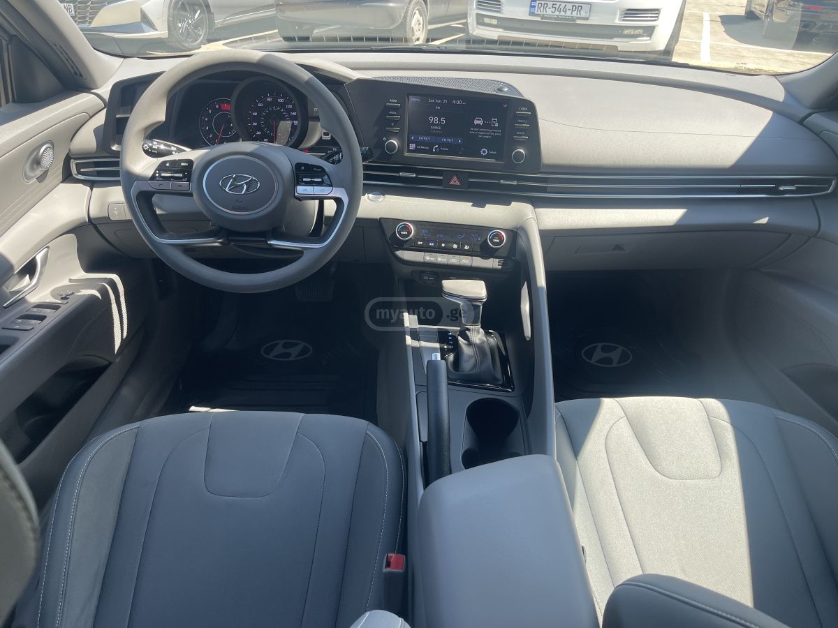 Hyundai Elantra - фото 8