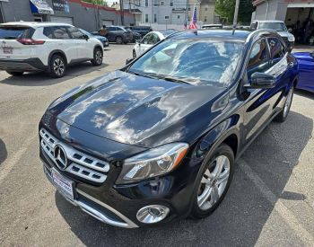 Mercedes-BenzGLA 250