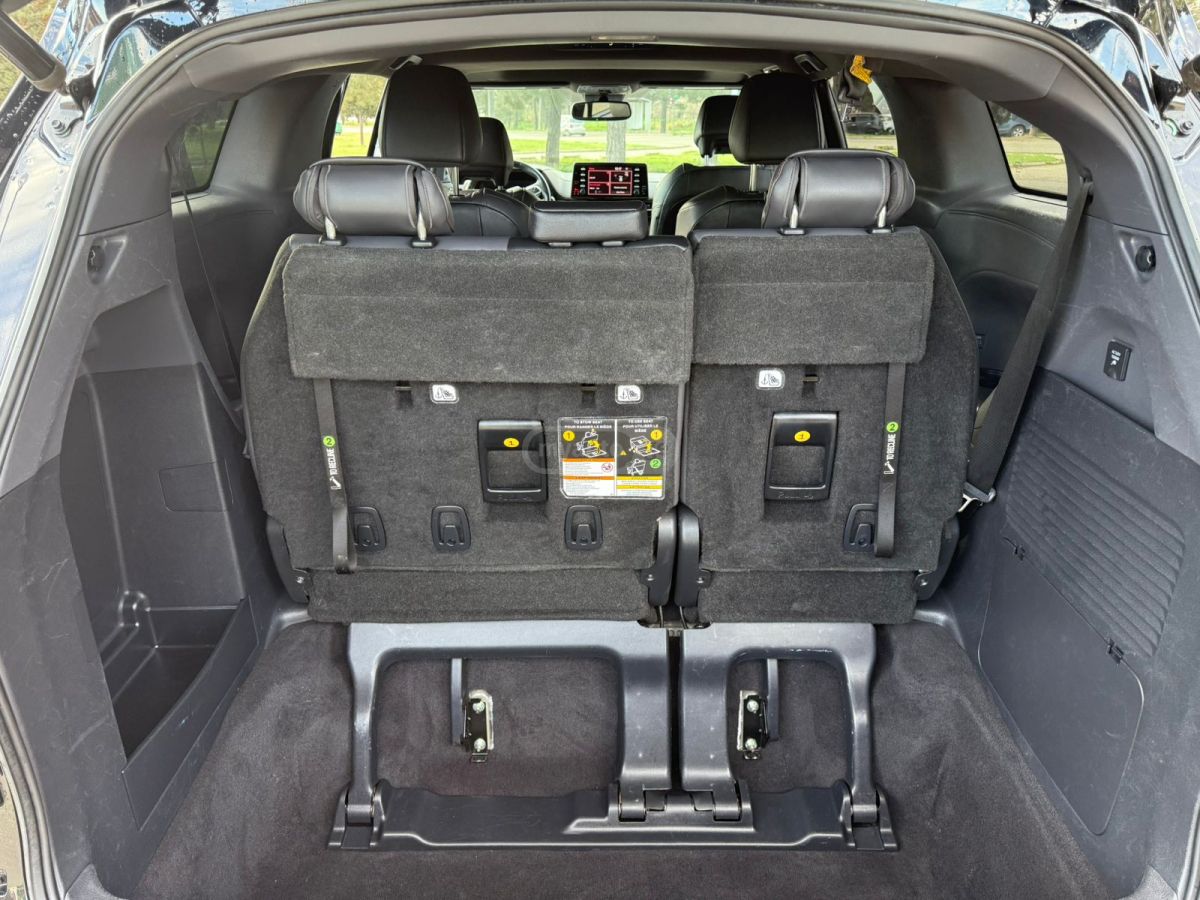 Toyota Sienna - фото 11