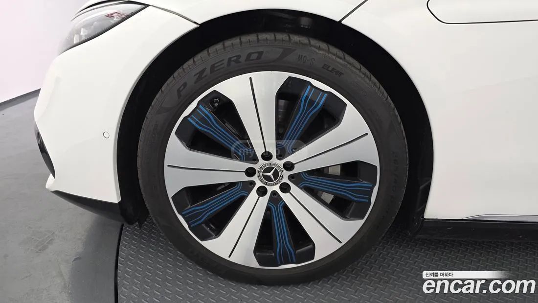 Mercedes-Benz EQS - фото 5