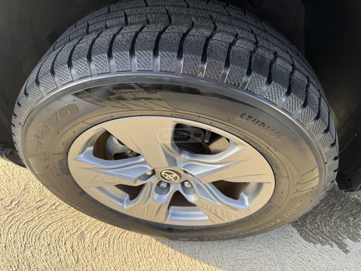 Toyota XLE 4dr All-Wheel Drive Automa — миниатюра 11