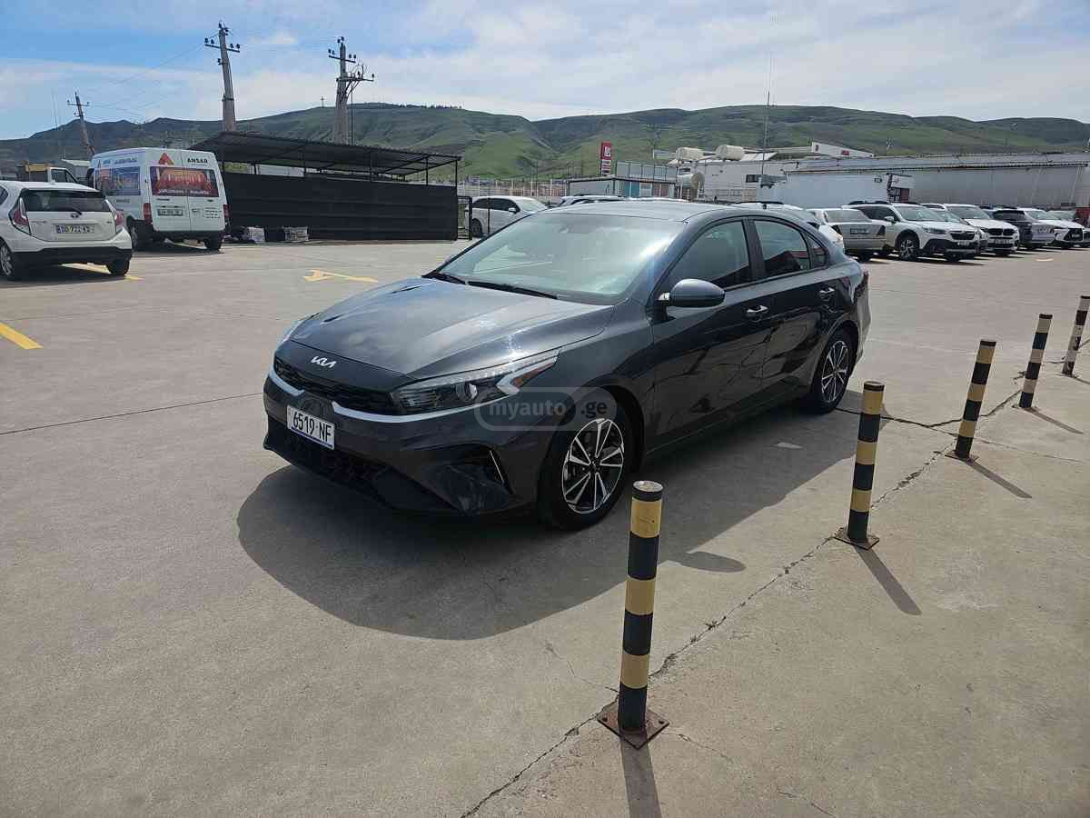 Kia Forte - фото 1