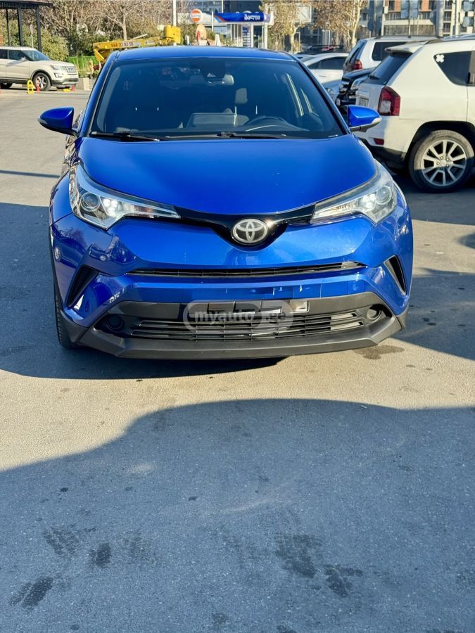 Toyota CHR - фото 1