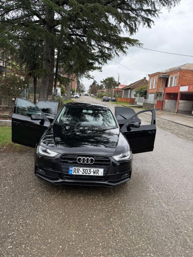 Audi A4 - фото 1