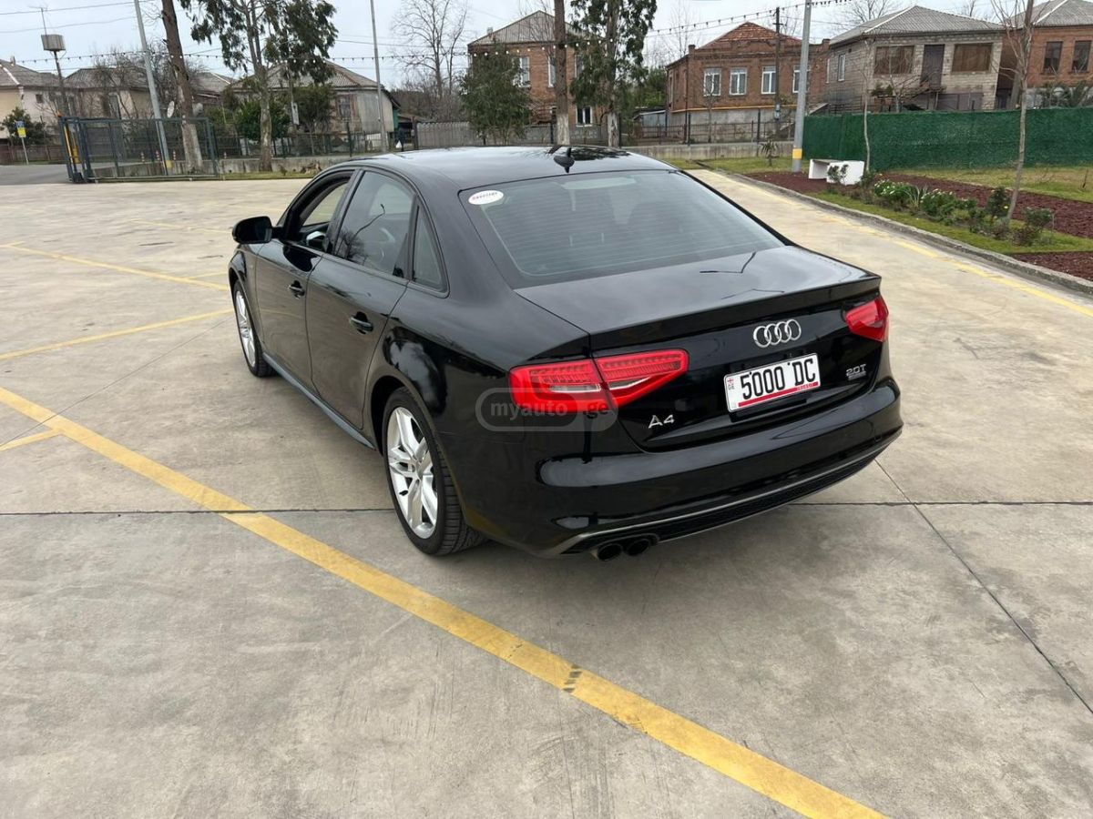Audi A4 - фото 4