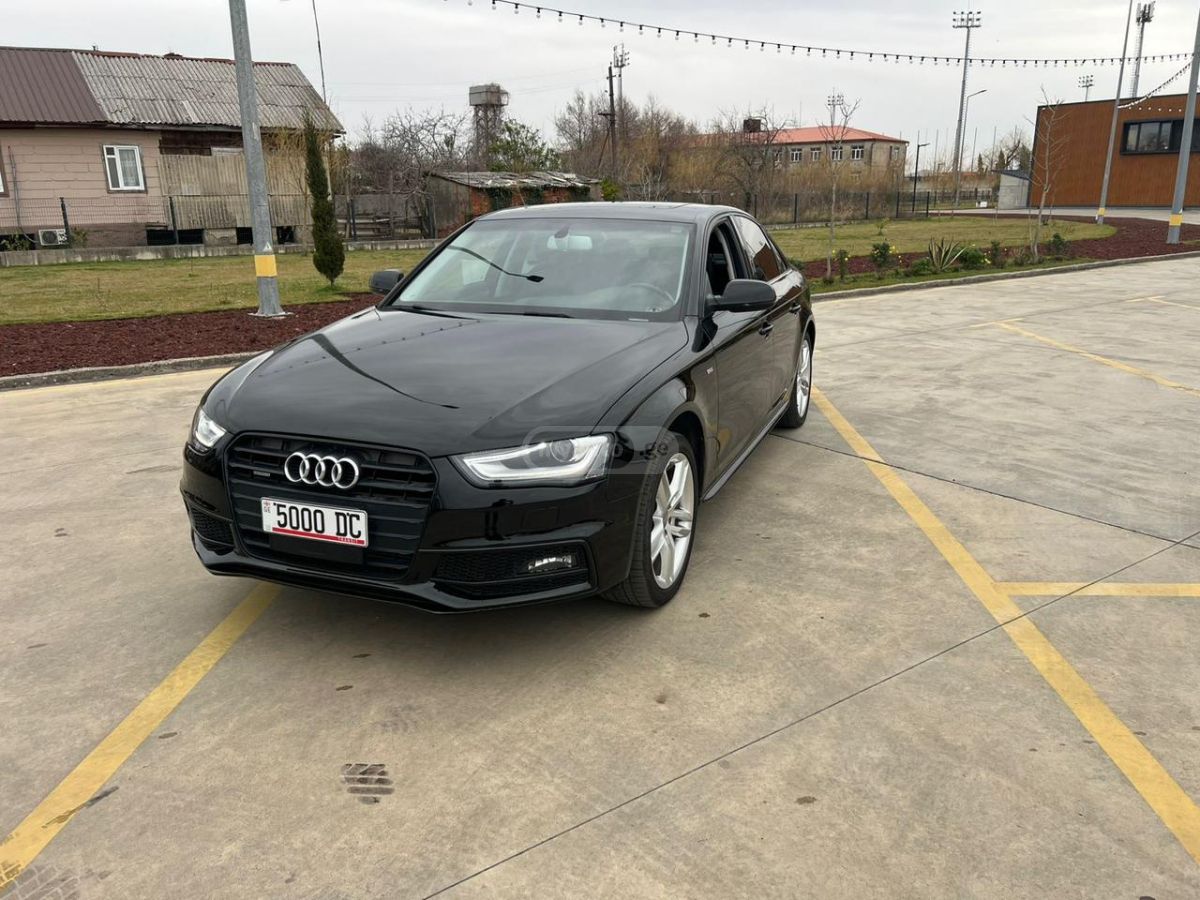 Audi A4 - фото 5