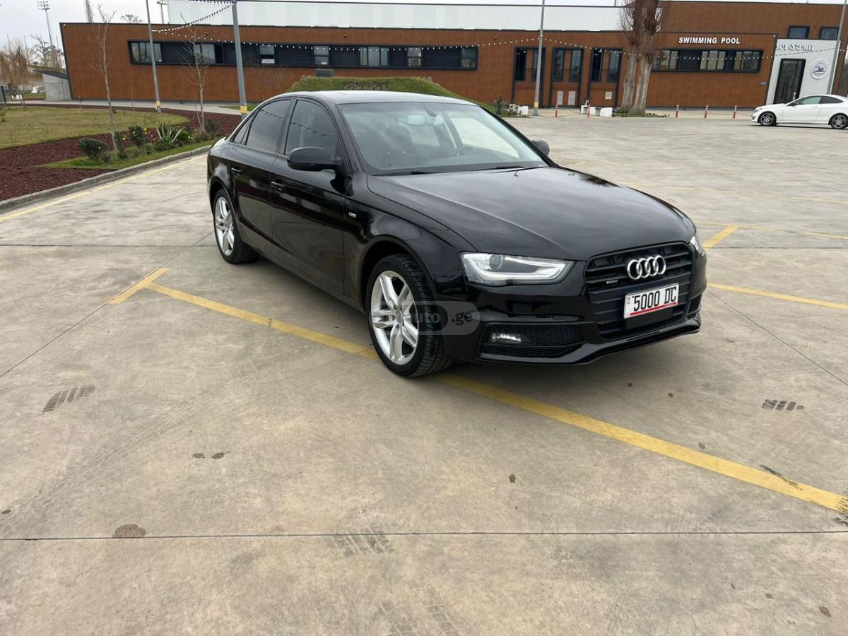 Audi A4 - фото 8
