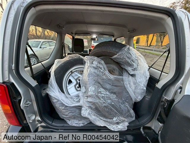 Suzuki Jimny - фото 9