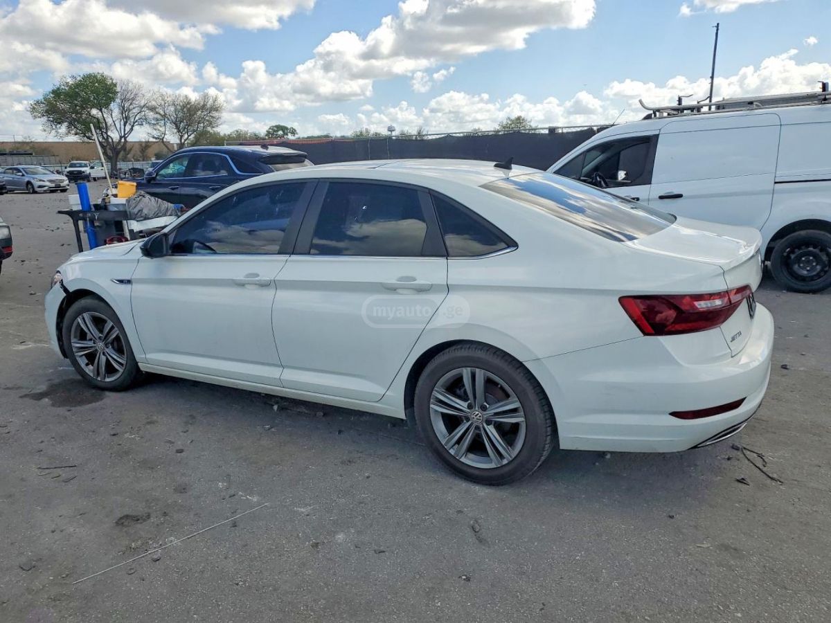 Volkswagen Jetta - фото 2