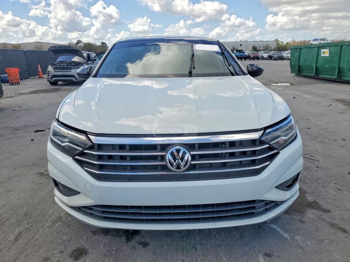 Volkswagen Jetta - фото 5