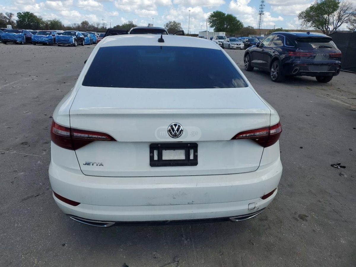 Volkswagen Jetta - фото 6