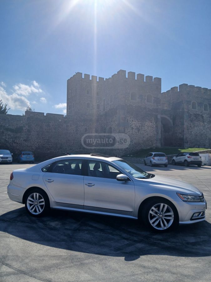 Volkswagen Passat - фото 12