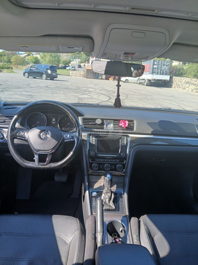 Volkswagen Passat - фото 2