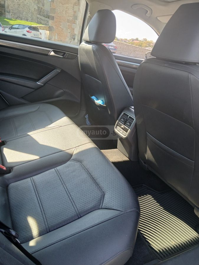 Volkswagen Passat - фото 6