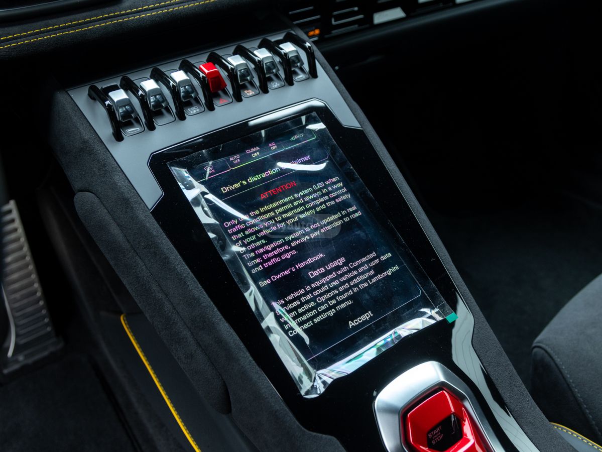 Lamborghini Huracan Sterrato 2023 — миниатюра 11