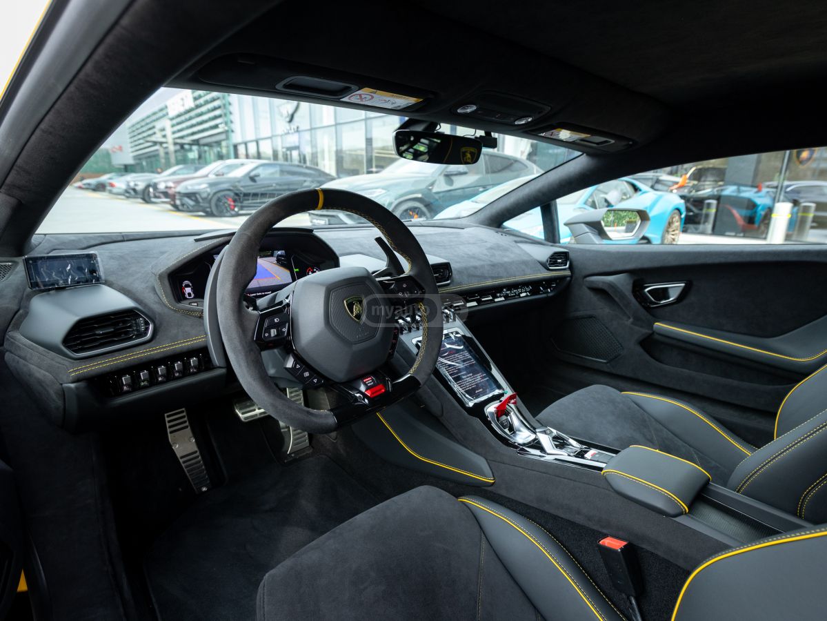 Lamborghini Huracan Sterrato 2023 — миниатюра 13