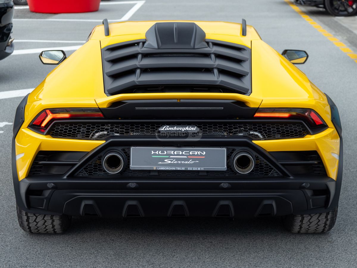 Lamborghini Huracan Sterrato 2023 — миниатюра 6