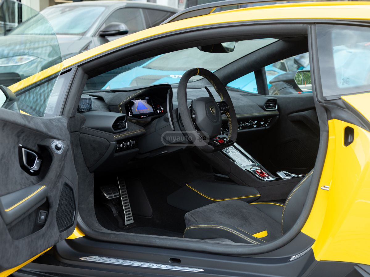 Lamborghini Huracan Sterrato 2023 — миниатюра 9
