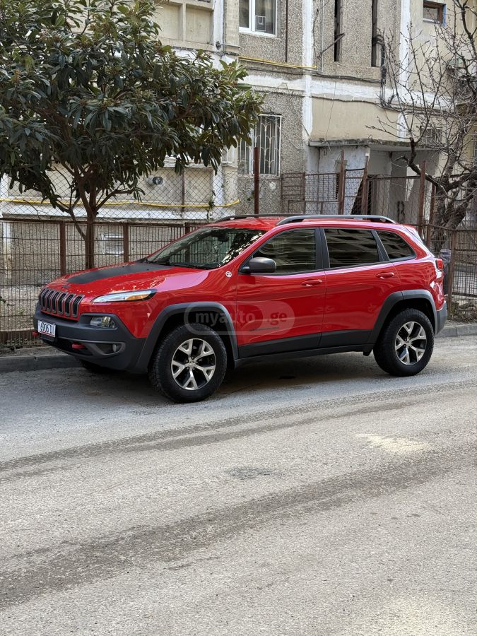 Jeep Cherokee - фото 1
