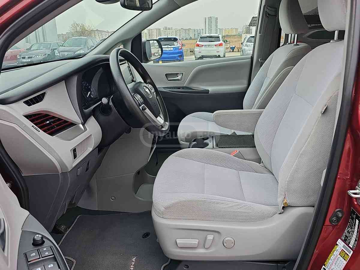 Toyota Toyota Sienna — миниатюра 10