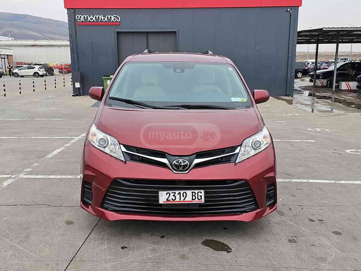 Toyota Toyota Sienna — миниатюра 2