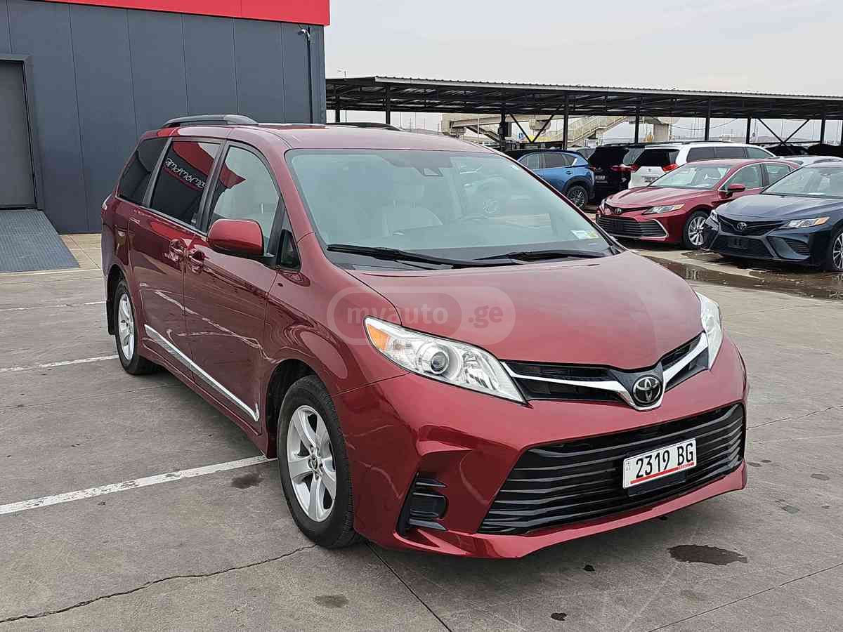 Toyota Toyota Sienna — миниатюра 3