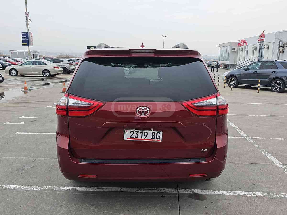 Toyota Toyota Sienna — миниатюра 5