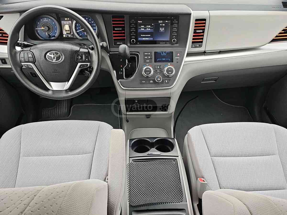 Toyota Toyota Sienna — миниатюра 9