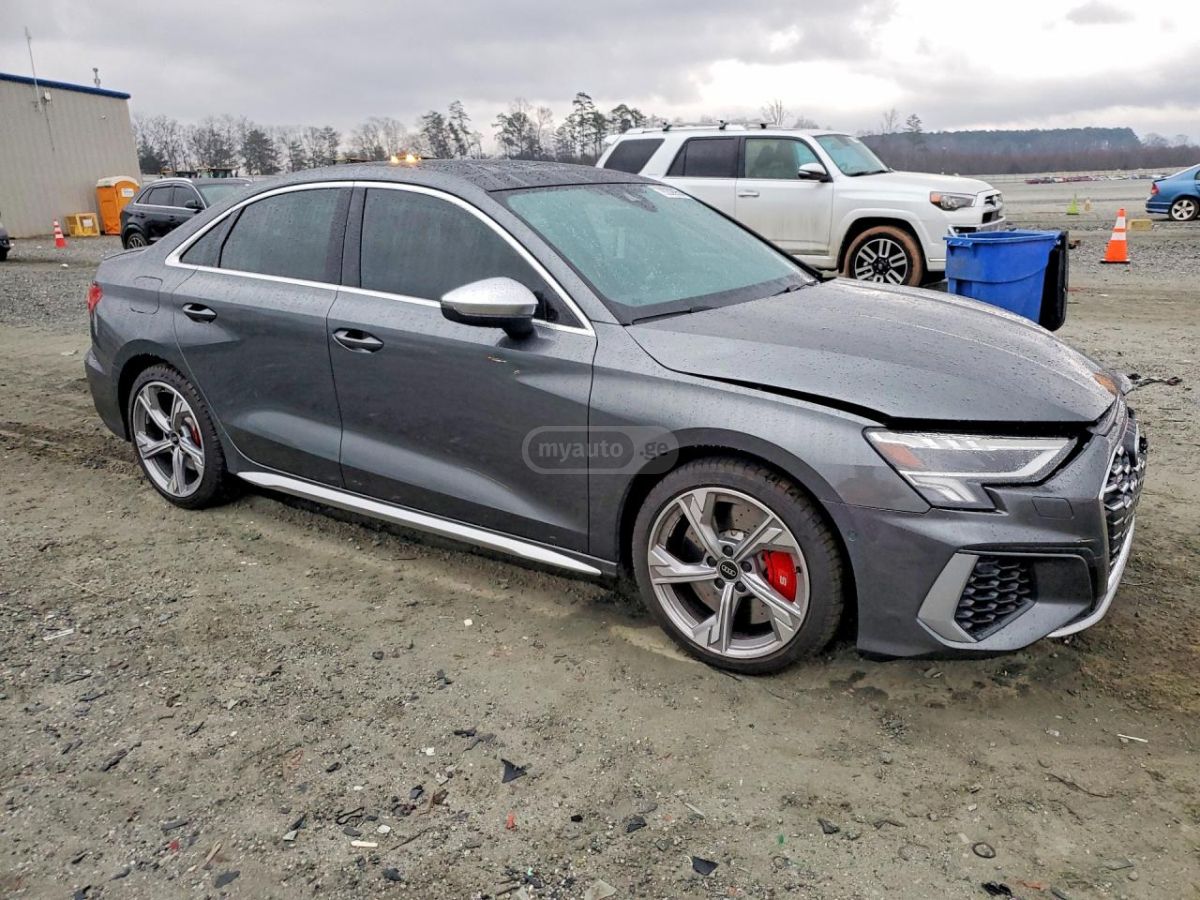Audi S3 - фото 1
