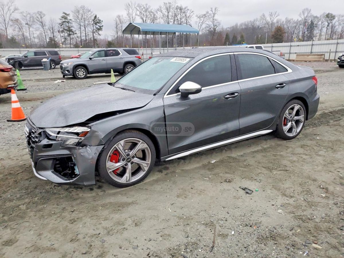 Audi S3 - фото 3