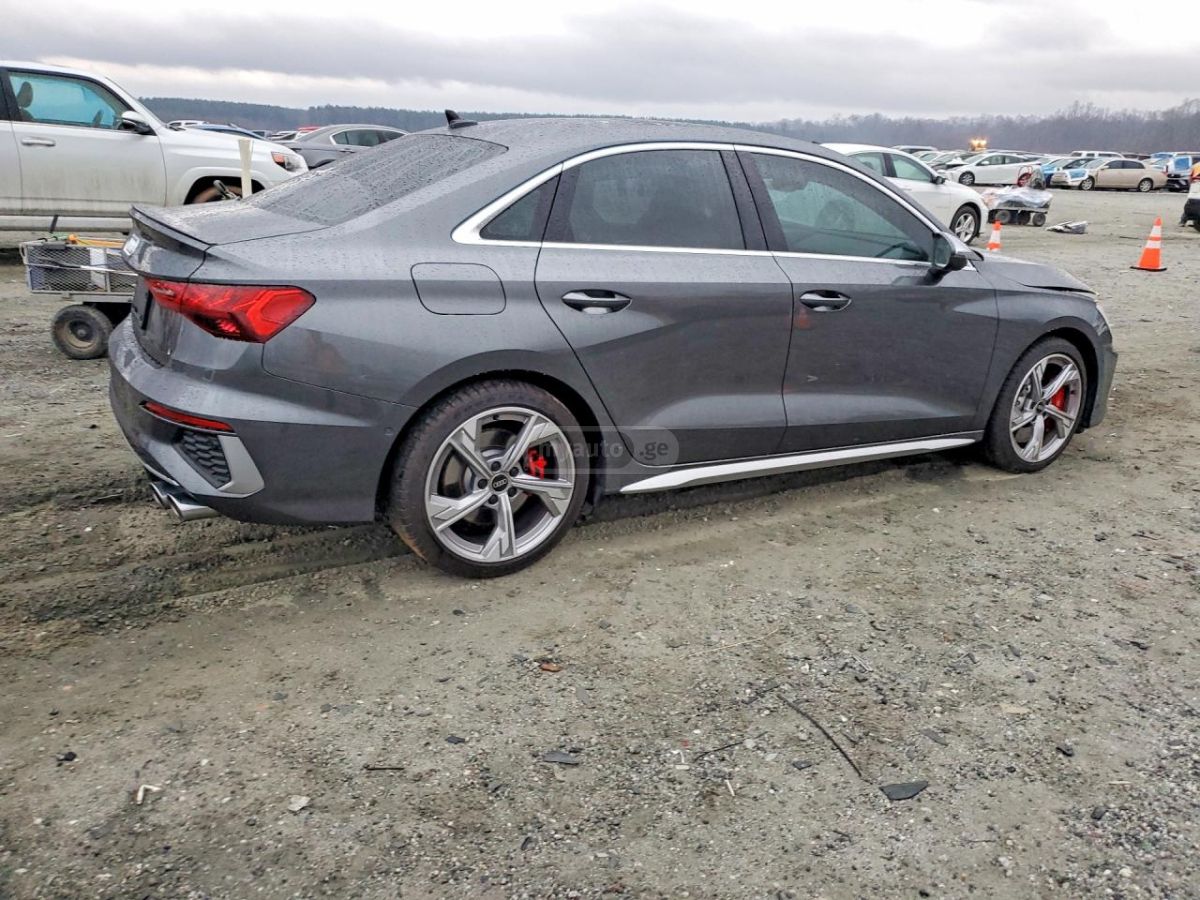 Audi S3 - фото 5