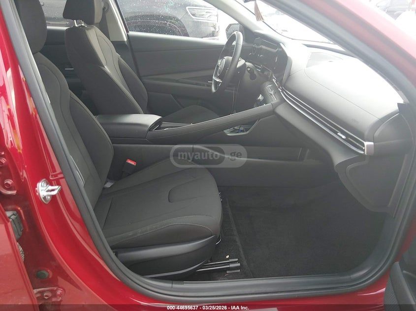 Hyundai Elantra 2025 — миниатюра 5