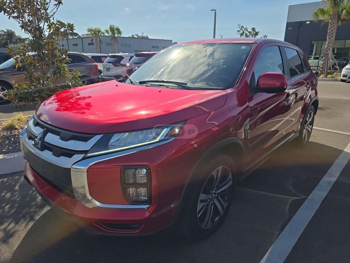 Mitsubishi Outlander - фото 1