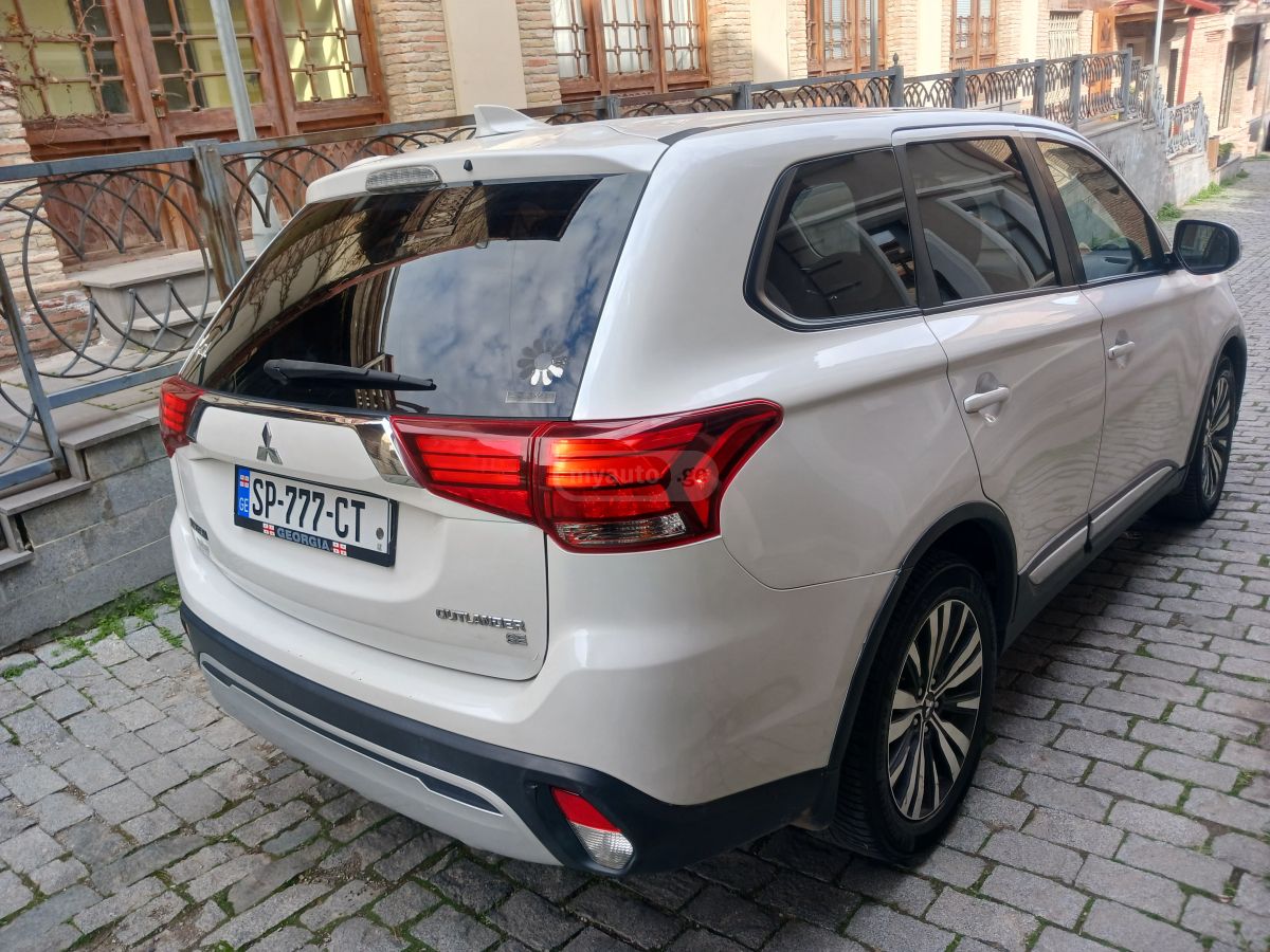 Mitsubishi Outlander - фото 5