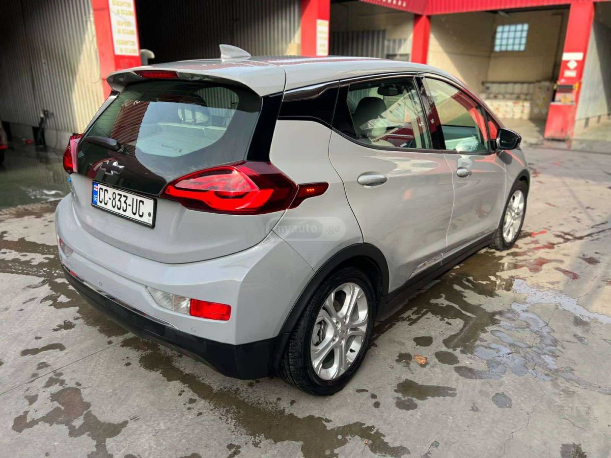 Chevrolet Bolt EV - фото 10