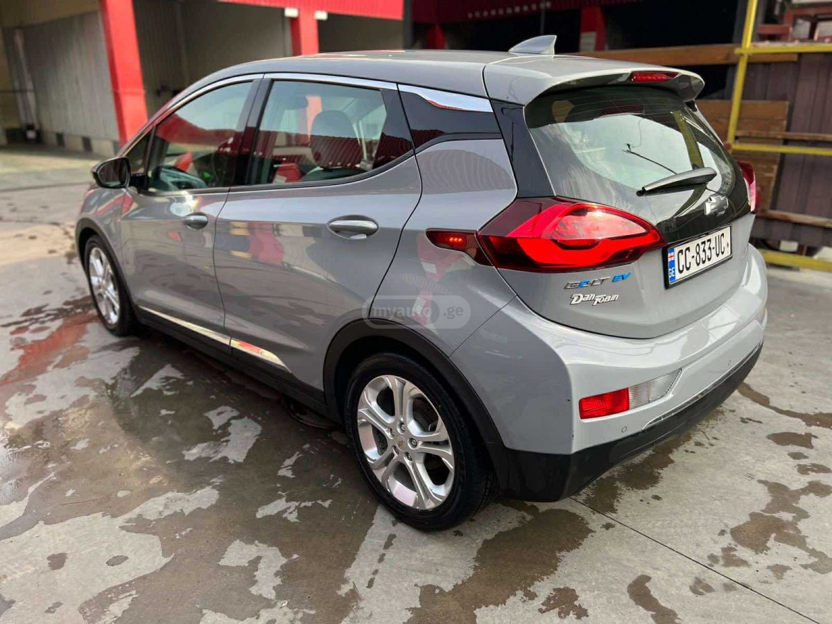 Chevrolet Bolt EV - фото 12