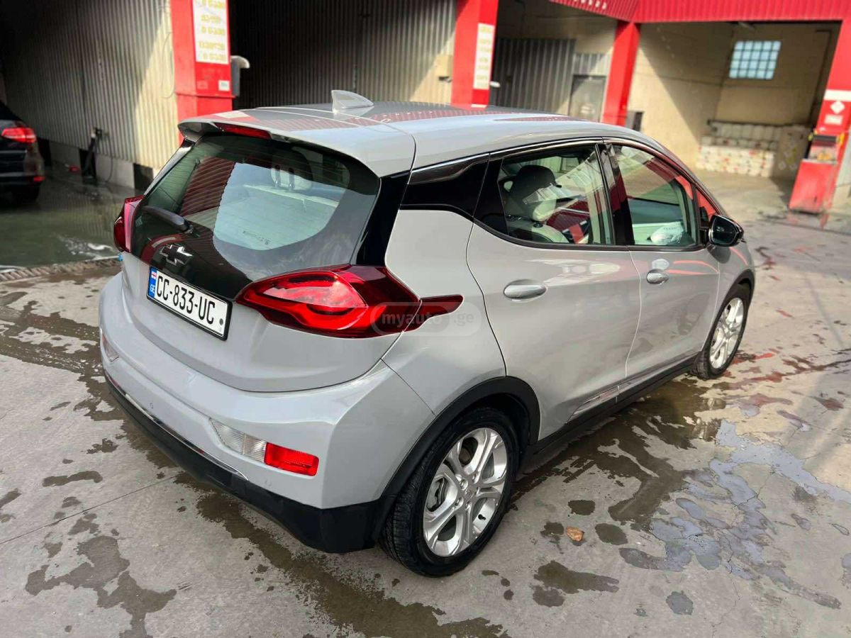 Chevrolet Bolt EV - фото 14